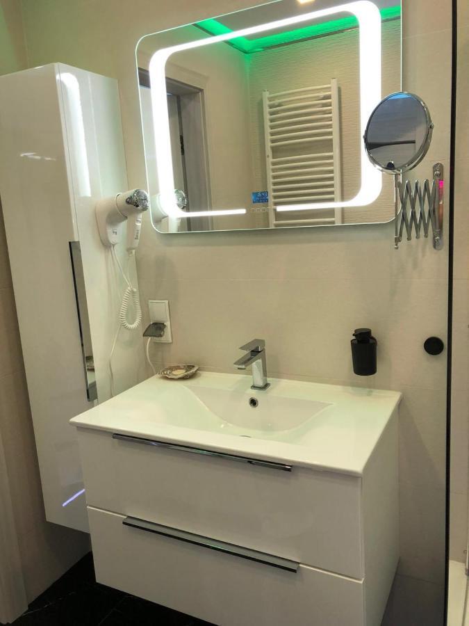 DebogorzeApartament Zatoka Deluxe Z Ogrodemアパートメント エクステリア 写真